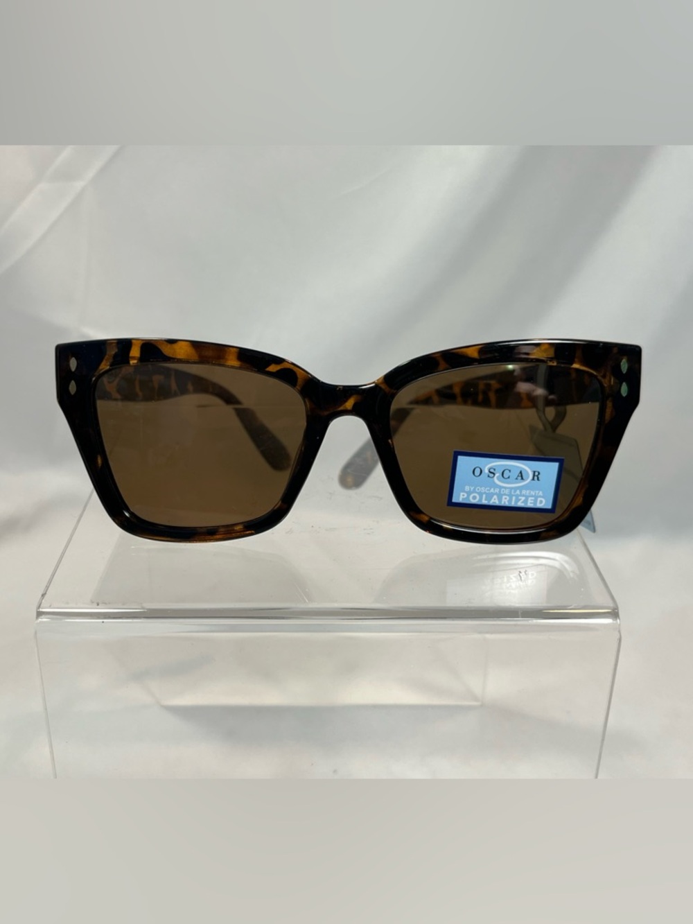 NWT Oscar de la Renta “Catty” 51mm Tortoiseshell Sunglasses